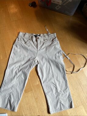 Simon Chang Cropped Jeans in Light Beige